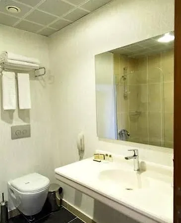 Hotel Carmina 3*
