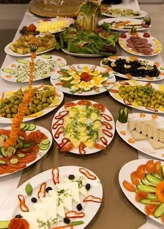 Hotel Carmina 3*
