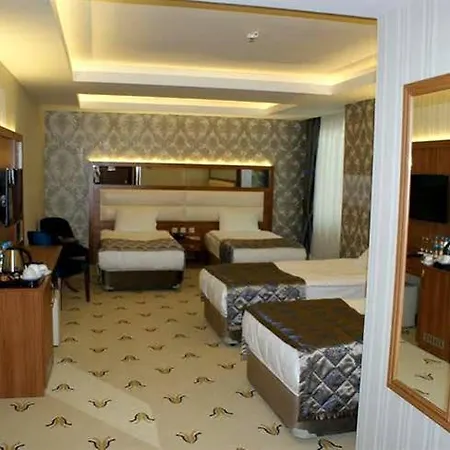Carmina Hotel 3*