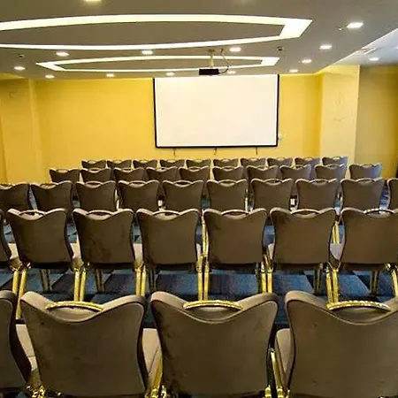 Carmina Hotel