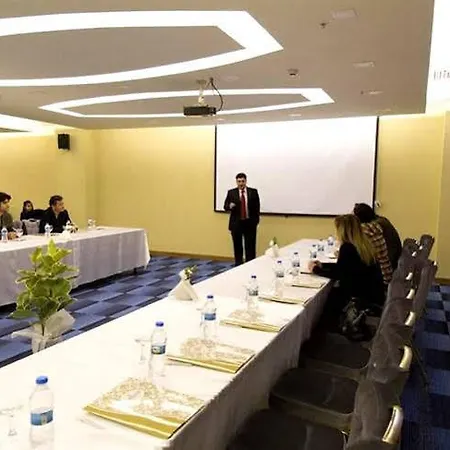 Carmina Hotel