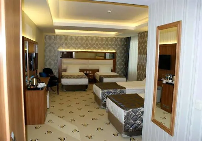 Carmina Hotel 3*